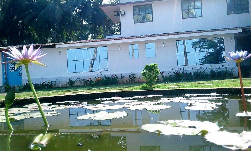 Nisarga Nirvana River House マンガロール エクステリア 写真
